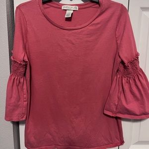 Jamie and Layla coral bell sleeve shirt in medium
